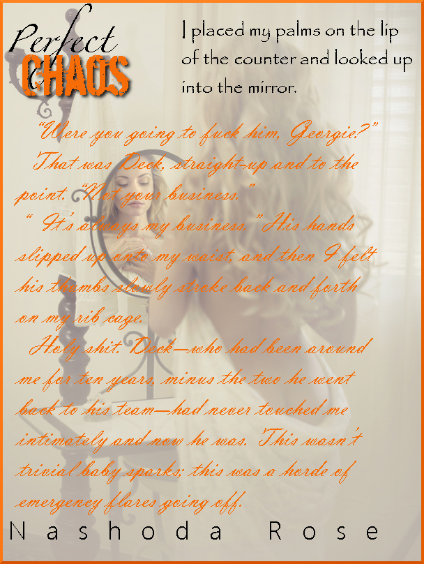 Nude elegant blonde woman in front of the mirror